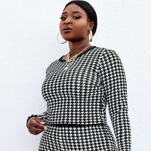 SHEIN Plus Houndstooth Fitted Top & Leggings Set